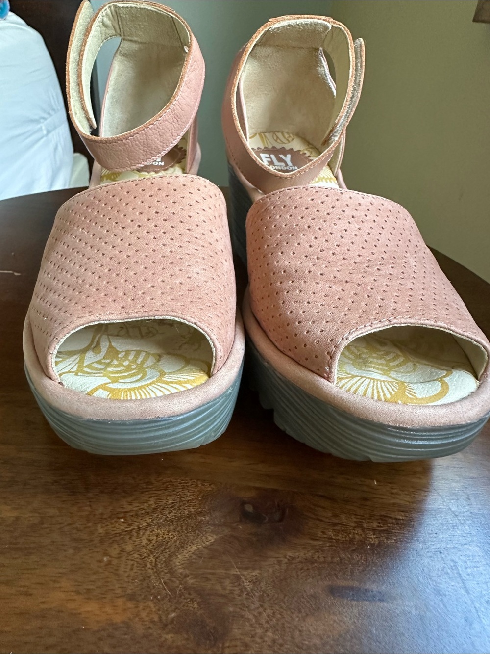 Fly London Yake Perf Leather Platform Wedge Sandals -Rose Pink EU 37/US 6.5-7 - Picture 4 of 11